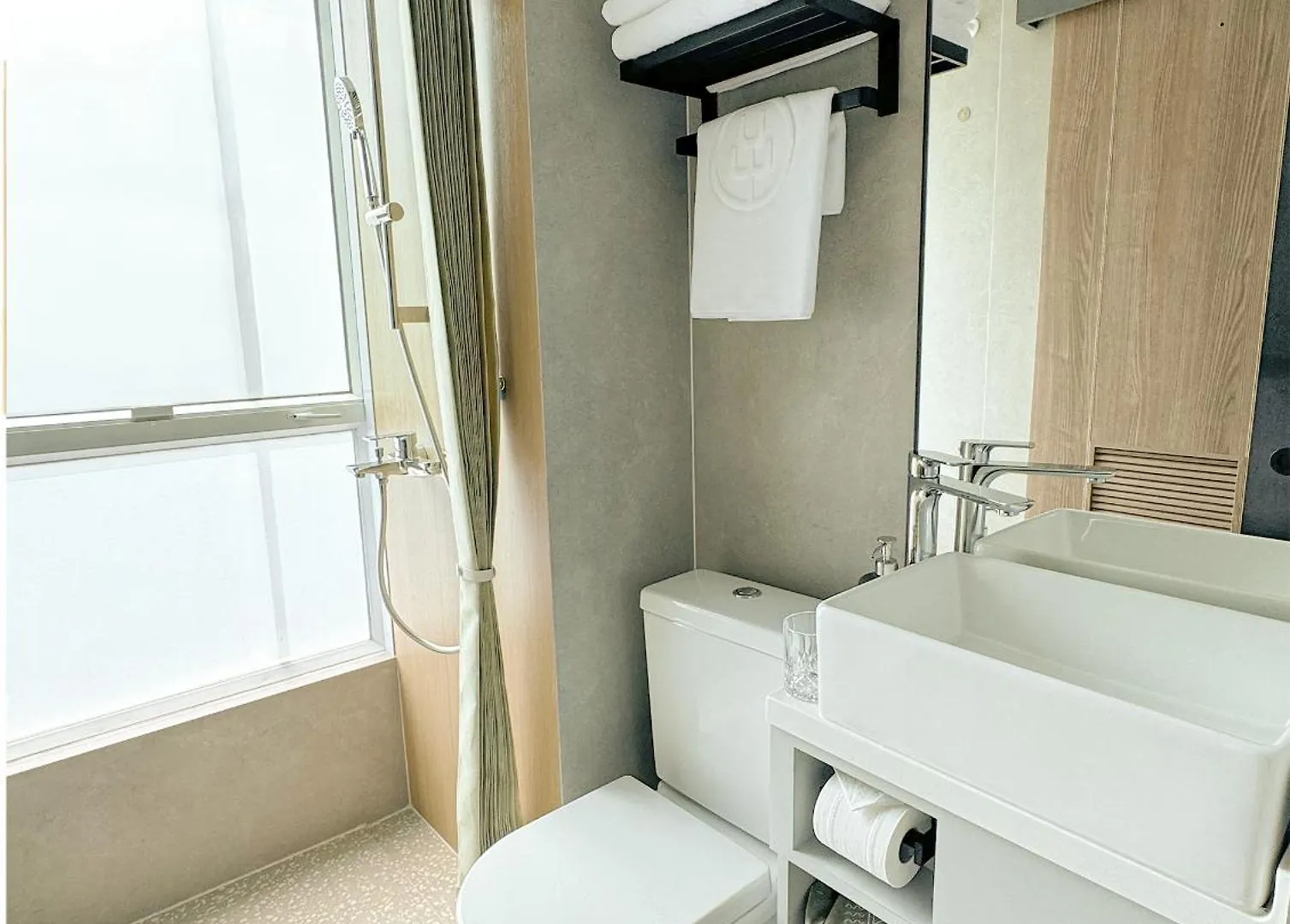 Urbanwood Hung Hom Hotel Hong Kong 4*,